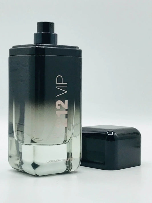 Carolina Herrera 212 VIP Black ماء عطر للرجال الأصلي
